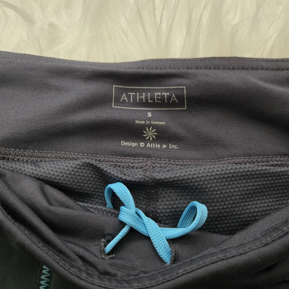 ATHLETA Second Wind Skort Size S Skirt Gray Pleats Pull On‎ Zip Pocket Stretchy